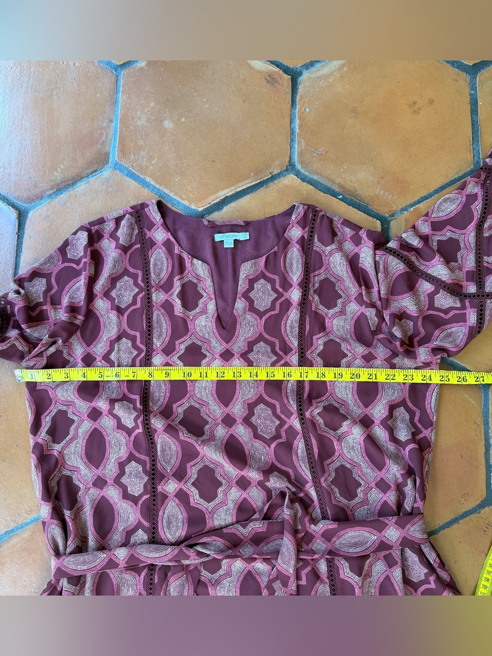 Chico’s Maroon Medallion Kaftan Tiered Maxi Dress Size 3.5 P Size 18 Boho Resort - Picture 5 of 8